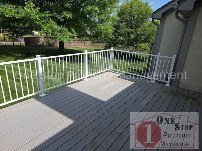 Building Photo - Beautiful 2 bedroom, 3 bathroom Villa in Overland Park!