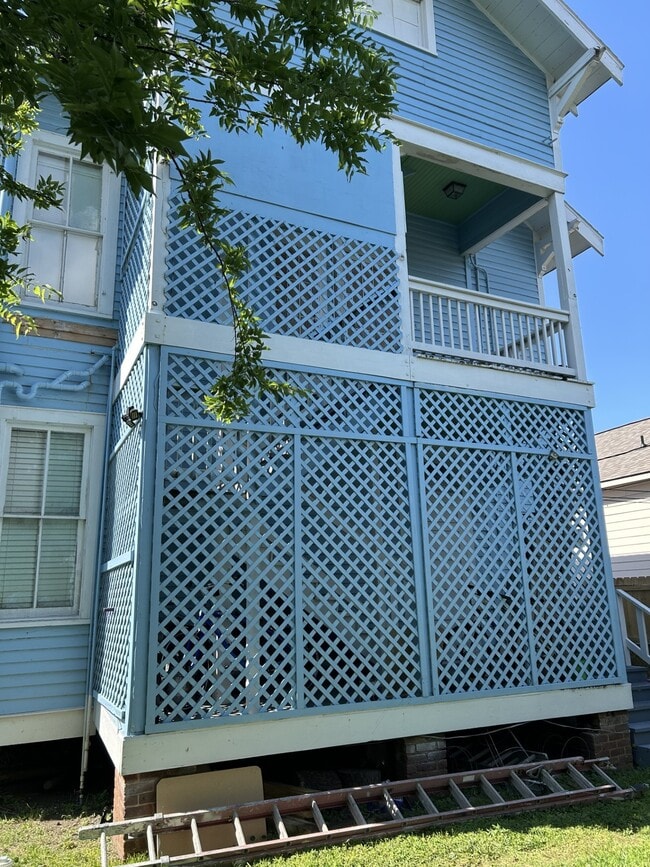 Building Photo - 2514 Avenue M