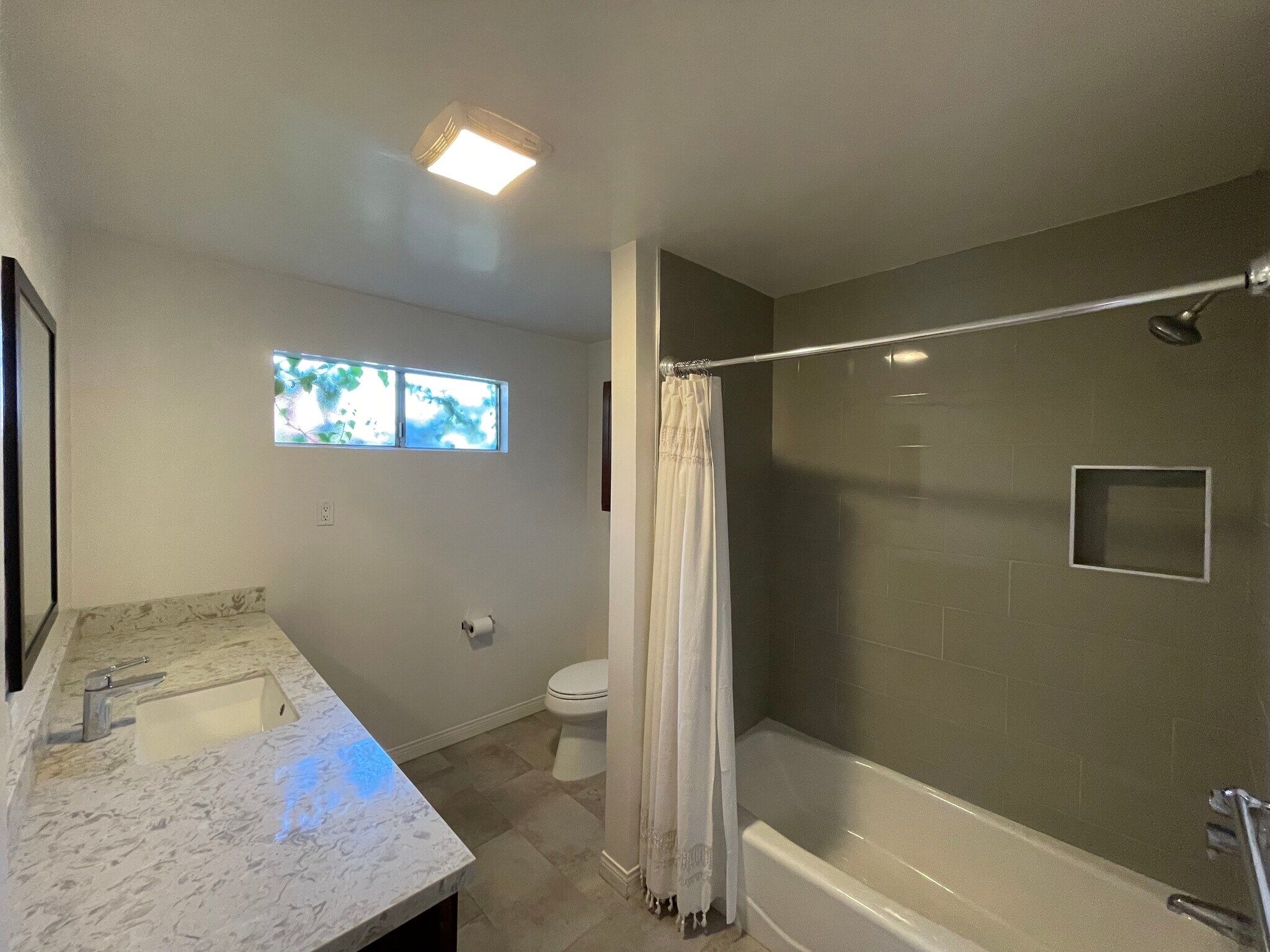 Bathroom 1 - 6ft counter - 5033 Campo Rd