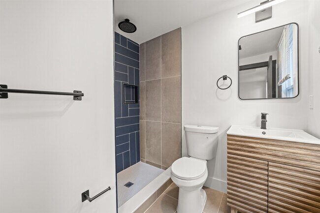 Building Photo - 14 Westervelt Pl