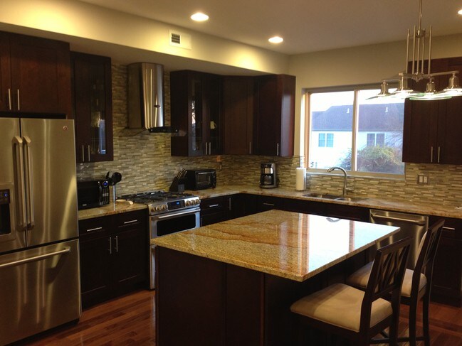 Building Photo - 240 Lauriston St