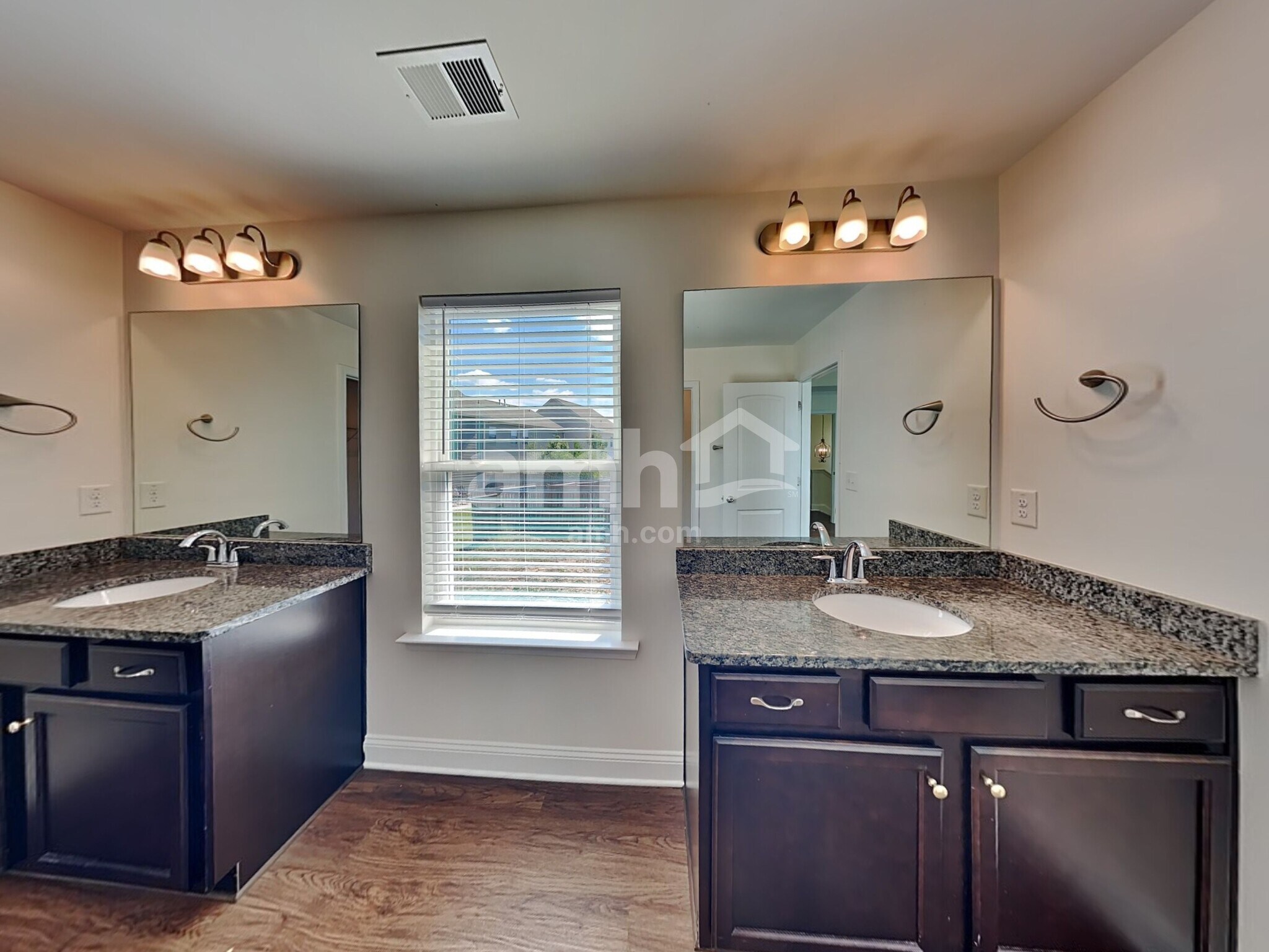 Building Photo - 1347 Weatherbrook Cir