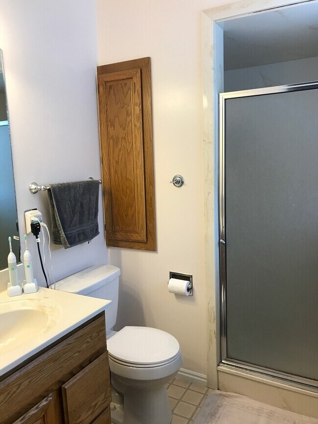 Building Photo - Spacious West Jordan 4 Bedroom!