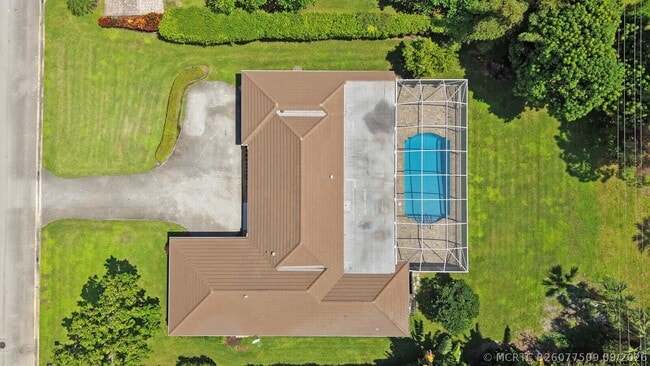 Building Photo - 408 S Country Club Dr