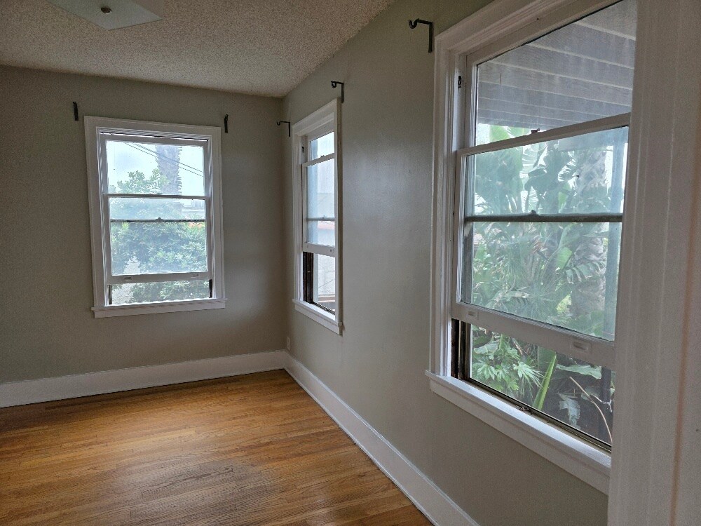 Office or 3rd bedroom - 1647 Angelus Ave