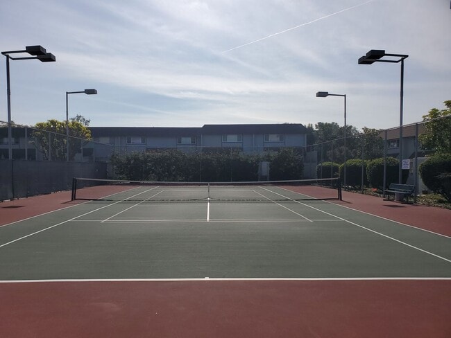 Building Photo - 4670 Ranchview Cir