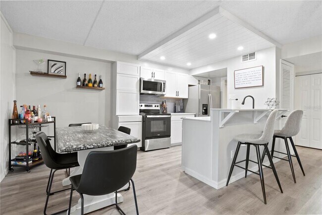 Building Photo - 1154 Paseo Del Sol