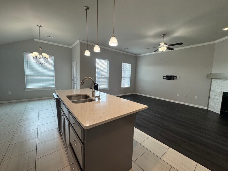 Building Photo - 9104 SW 47th St