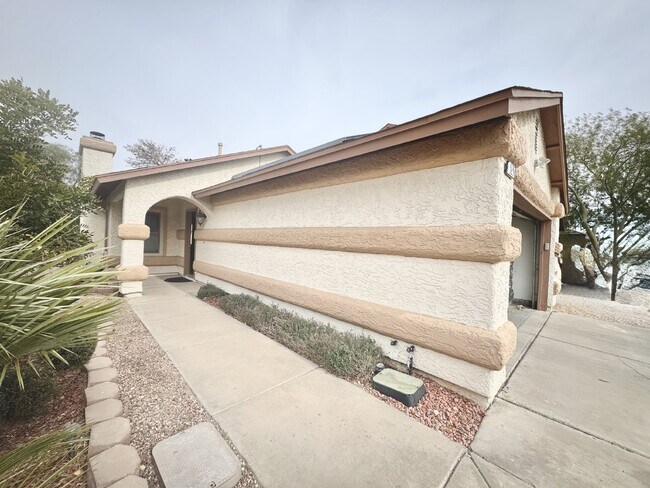 Building Photo - Fully Furnished Henderson Rental Near Cadence | 2 Bed Home w/ Solar + Backyard | Close to Cowabun...