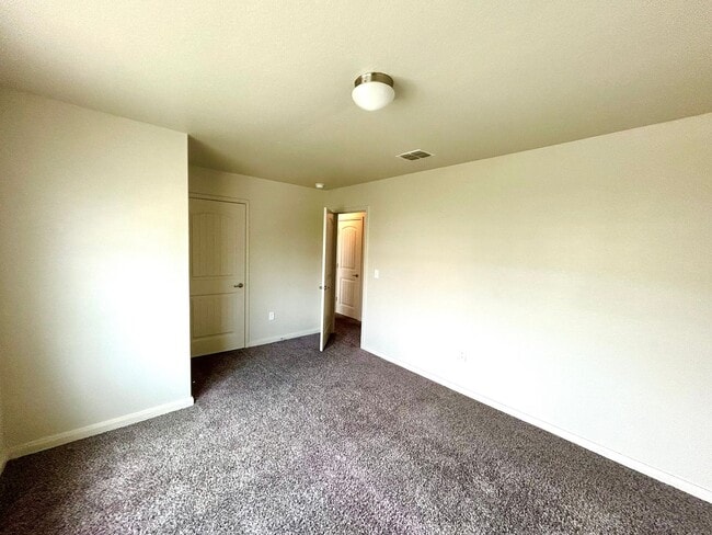 Building Photo - *COMING SOON* Comfort & Convenience – 2-Story Home with Fenced Backyard!