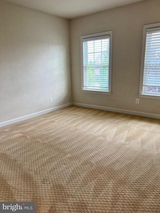Building Photo - 44377 Stone Roses Cir