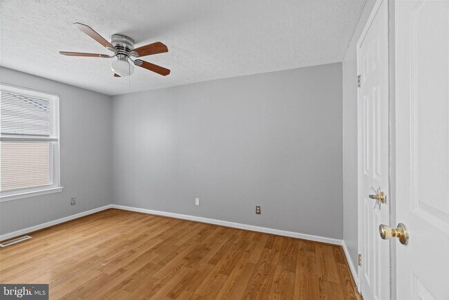 Building Photo - 2502 Greenwood Dr