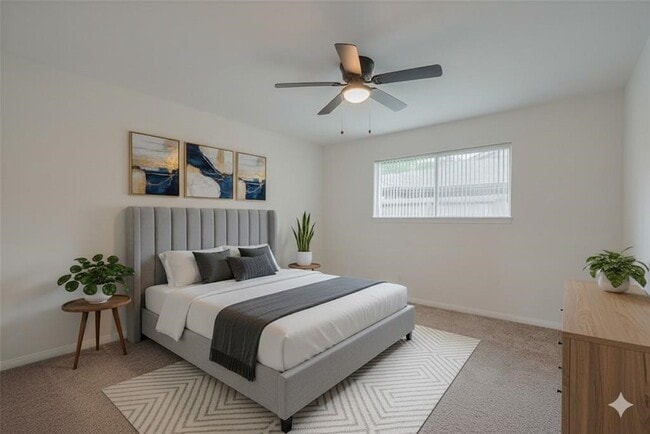 Building Photo - 605 Sorrento Dr