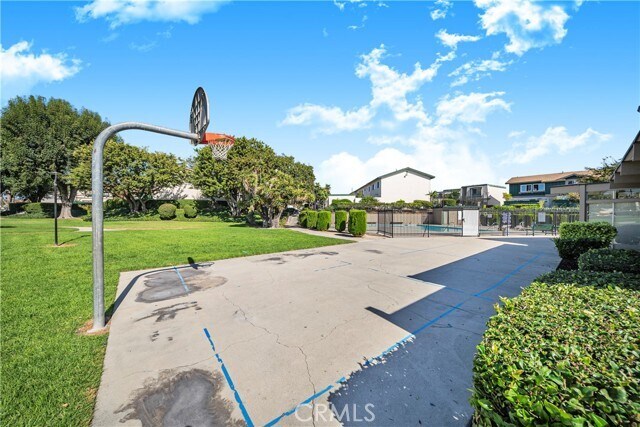 Building Photo - 8249 Haseltine Green