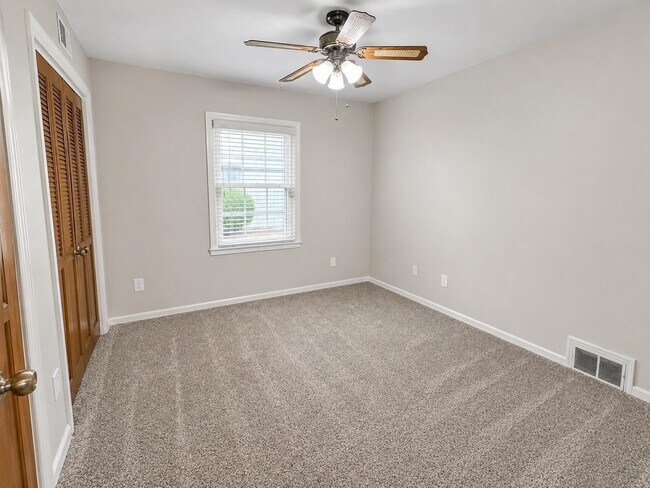 Building Photo - 2148 Riverdale Rd