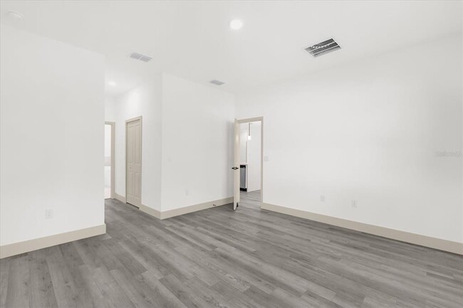 Building Photo - 4717 SW 166th Ln