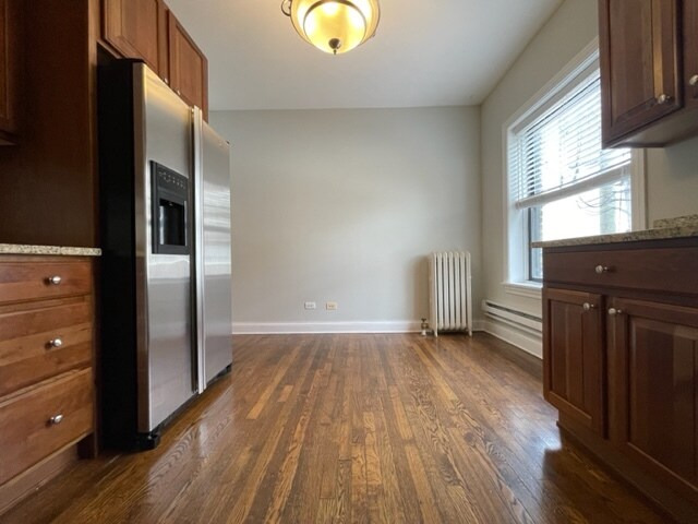 Building Photo - 742 W Addison St