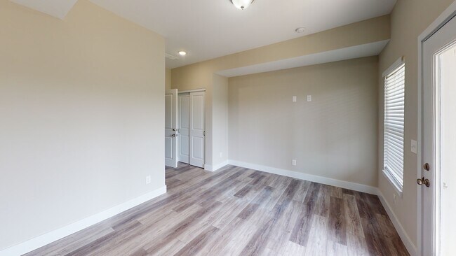 Building Photo - 2309 Anderson Rd