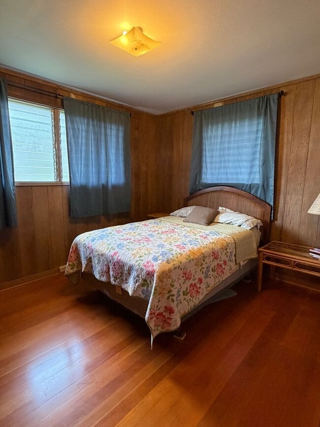 Building Photo - 3 BDRM/1 BATH with Ohana Unit