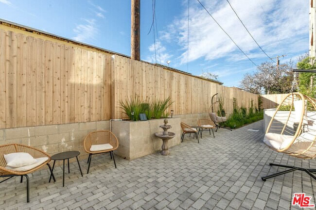 Building Photo - 3567 Chesapeake Ave