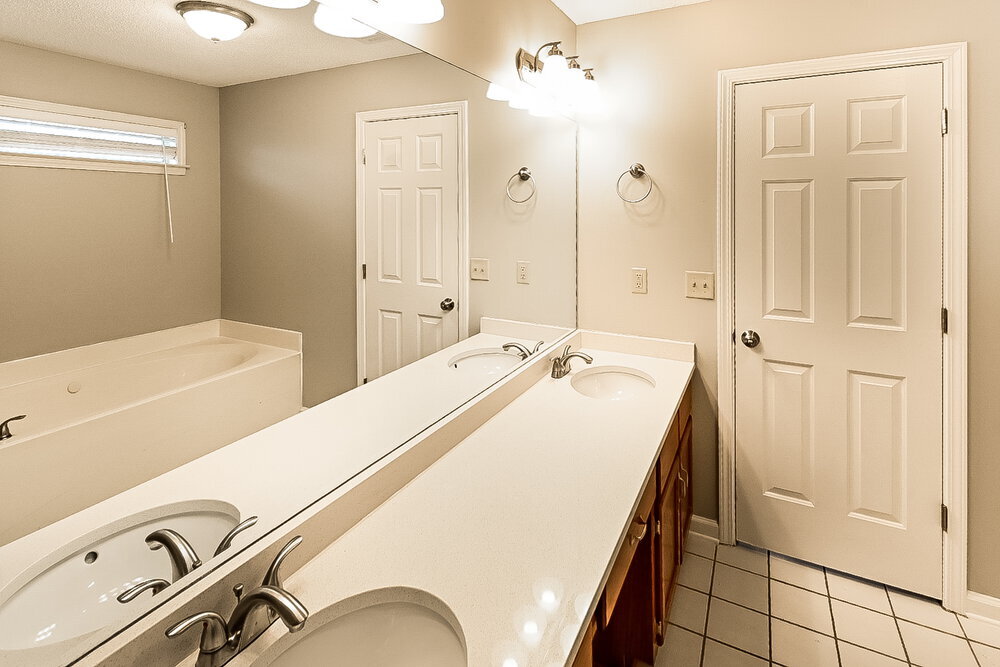 Building Photo - 1426 Clockshop Dr