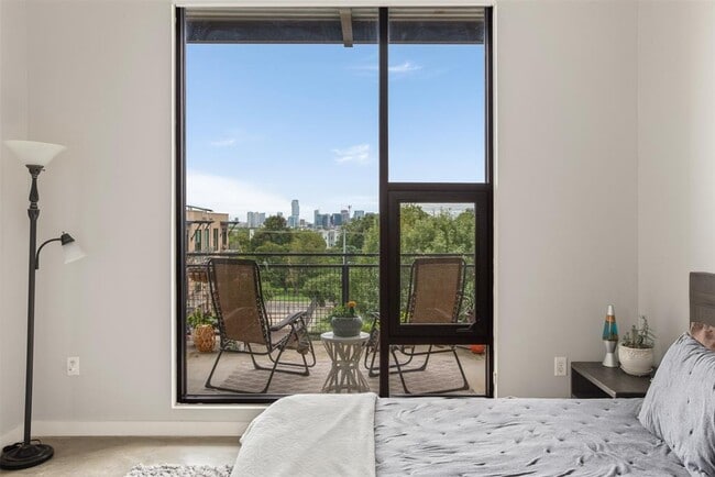 Building Photo - 2525 S Lamar Blvd