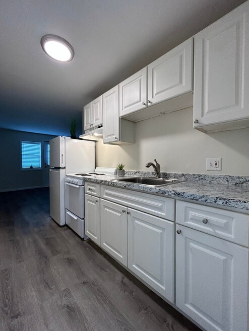 Building Photo - 469 Westfield St