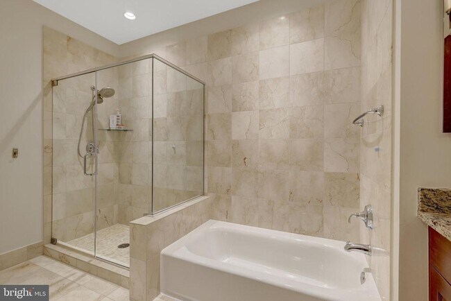 Building Photo - 8220 Crestwood Heights Dr