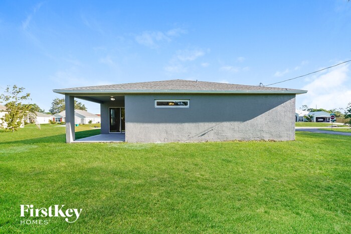 Building Photo - 271 SW Ridgecrest Dr
