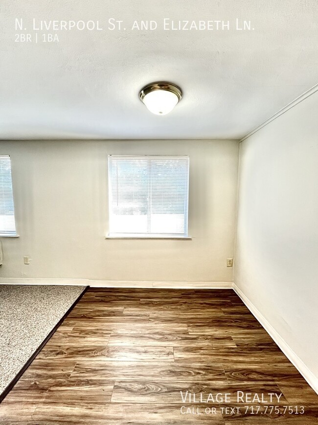 Building Photo - END-unit! Affordable 2-Bed Convenient to I...