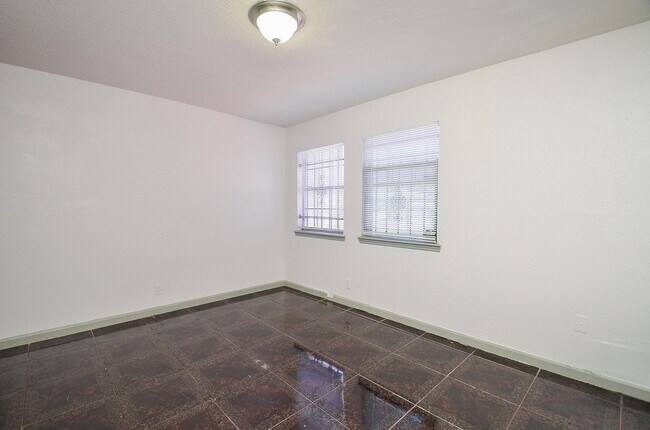 Building Photo - 11517 Bannister Ln