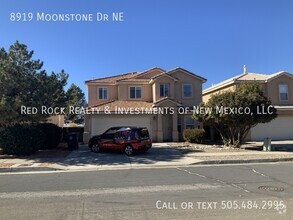 Building Photo - 3 Bedroom in La Cueva with EV Charger!!