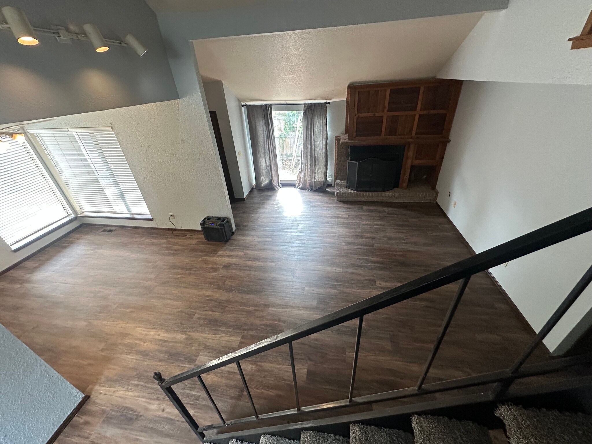 Living area plus dining - 6107 Gaelic Glen Dr