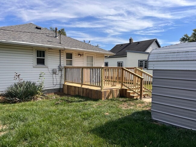 Building Photo - For Rent: Charming Newly Renovated 2-Bedroom Home