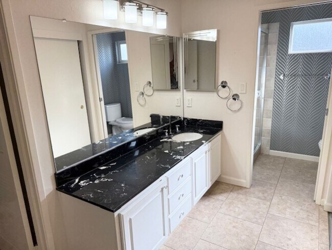 Building Photo - 3BD/2BA Single-Family Home | Less Than 200 Yards From Vintage Hills Elementary!