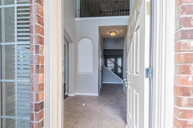 Building Photo - 24726 Colonial Elm Dr