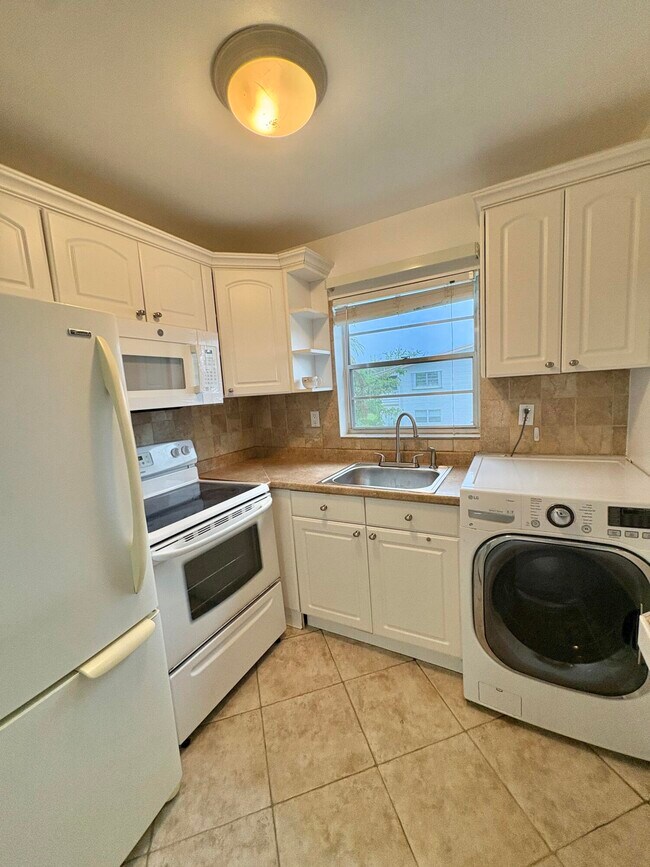 Building Photo - 48 Bedford B