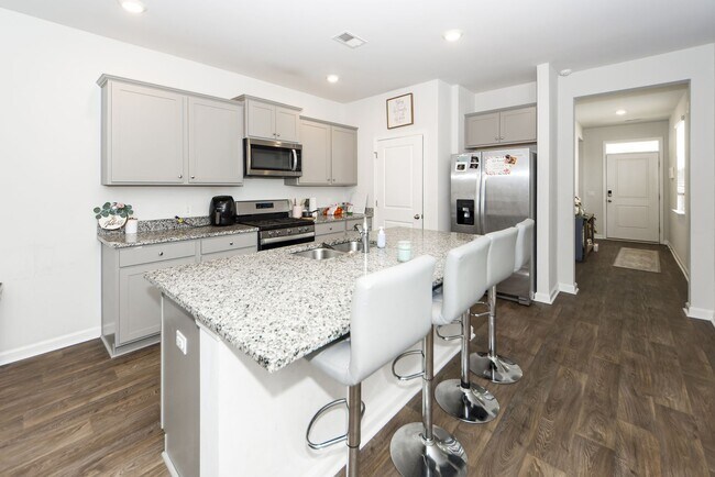 Building Photo - 3 Bedroom 2 Bath Home in Cane Bay Plantation - Summerville