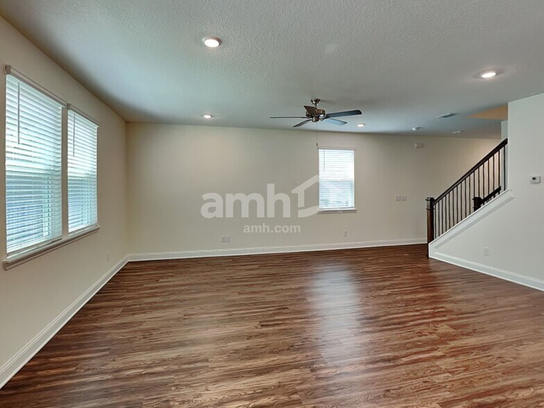 Building Photo - 12721 Percy Ln