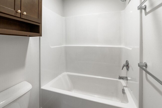 Building Photo - Explorer Units-2 Bedroom 1 Bathroom *Rent ...