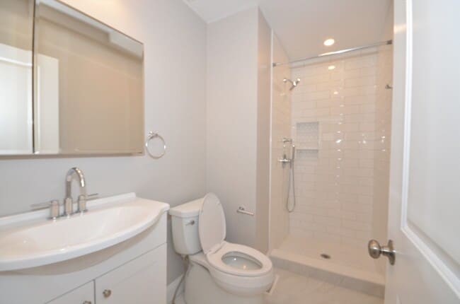 Building Photo - 18 Eaton Ave