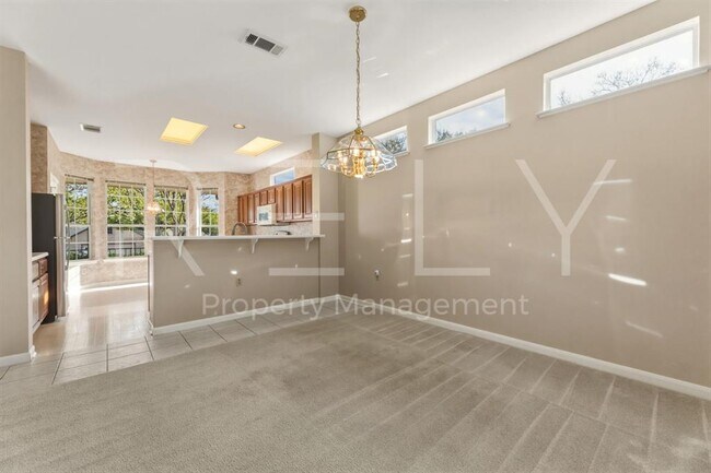 Building Photo - 280 Whispering Wind Dr