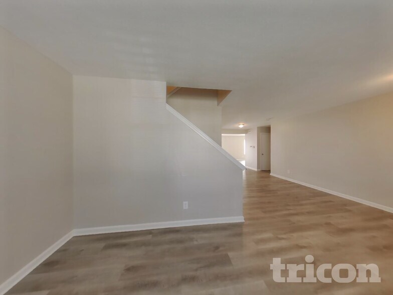 Building Photo - 4459 Bellchime Dr