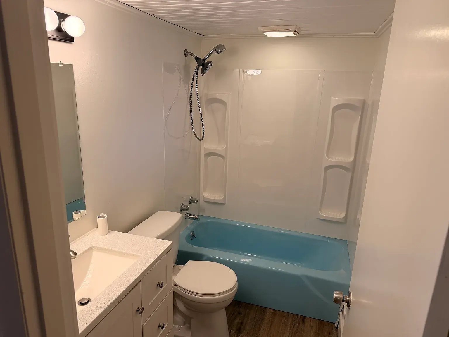 Bathroom - 39 Green St