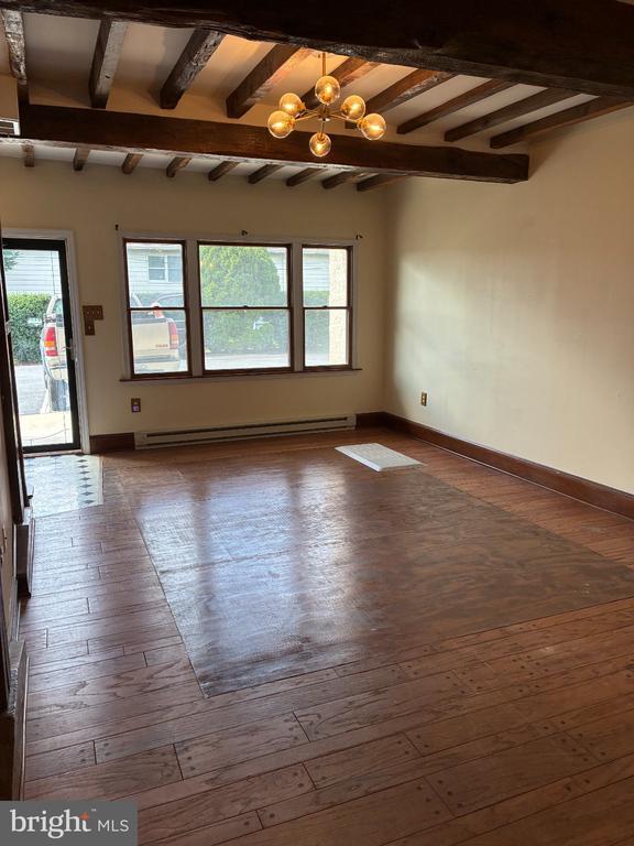 Building Photo - 16 Catalpa Ct