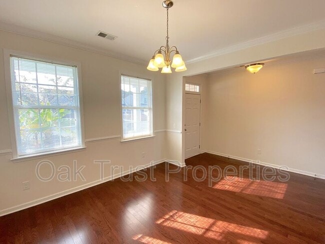 Building Photo - 8145 Ronda Dr