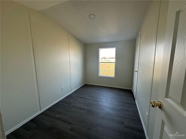 Building Photo - 1307 Rising Sun St