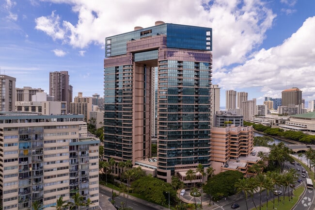 Building Photo - Waikiki Landmark Apartments