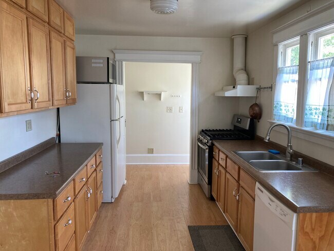 Building Photo - 1610 California St