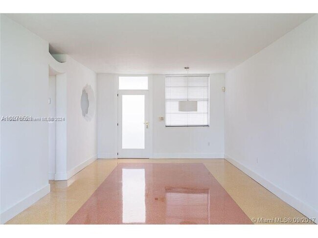 Primary Photo - 301 Ocean Dr